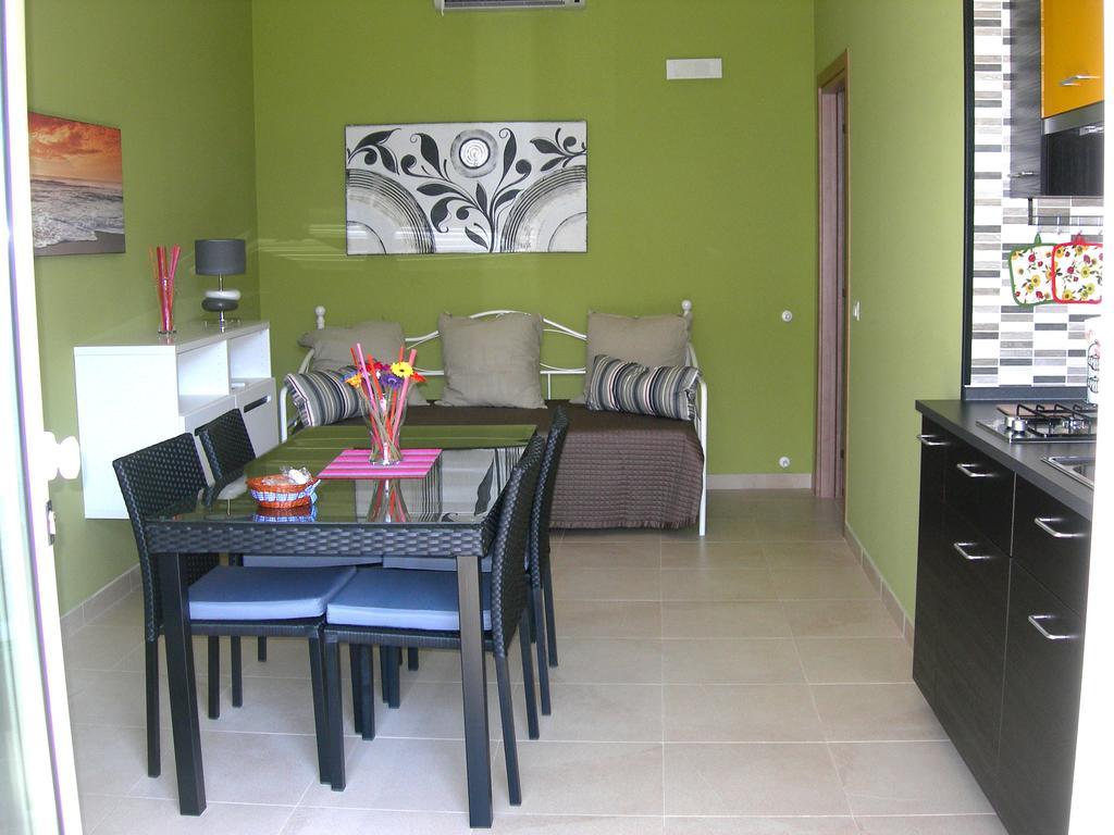 דירות סירקוזה La Casa Sul Viale חדר תמונה